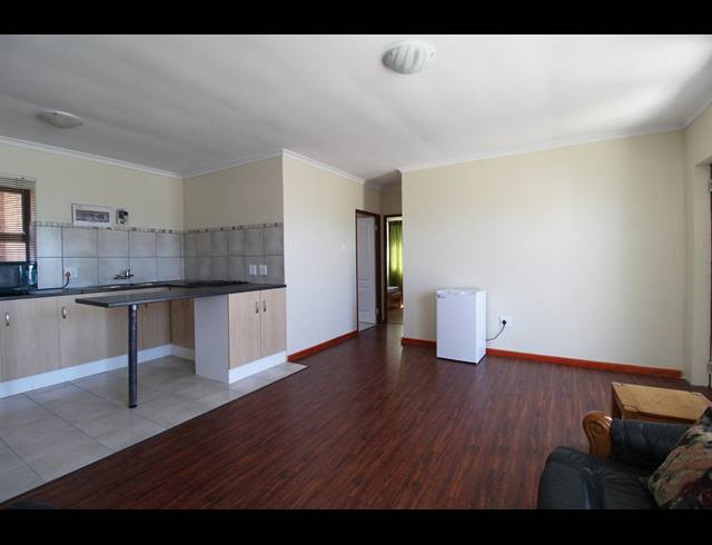 2 BEDROOM APARTMENT TO LET IN KLEINMOND CENTRAL